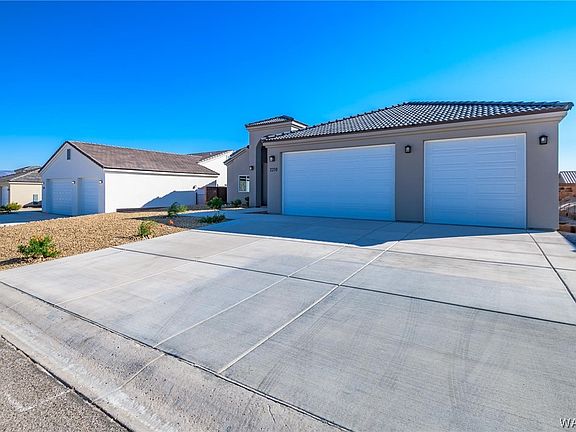 3rd image of 2210 E Twins Drive