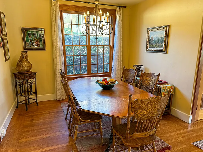 385 Coombs St — Photo 17