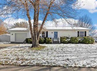 201 W Kimberly Rd, Lone Tree, IA 52755