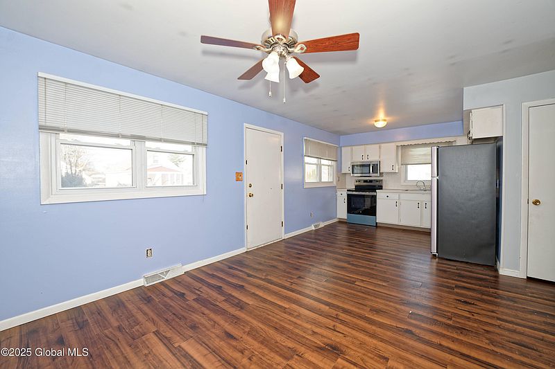 3rd image of 1856 Greenpoint Avenue