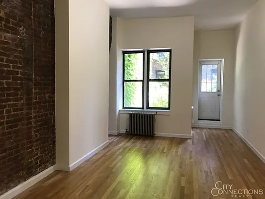 Rented by City Connections Realty | media 7