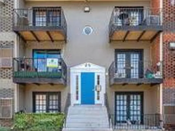 5913 Mayflower Ct APT 201, Alexandria, VA 22312