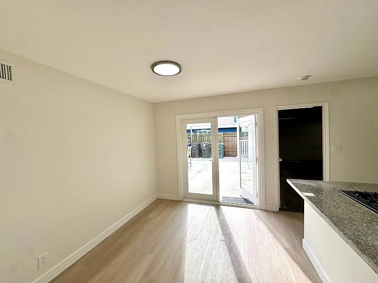 19282 Salmon Ln — Photo 6
