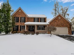 33 Vassar Dr, Getzville, NY 14068