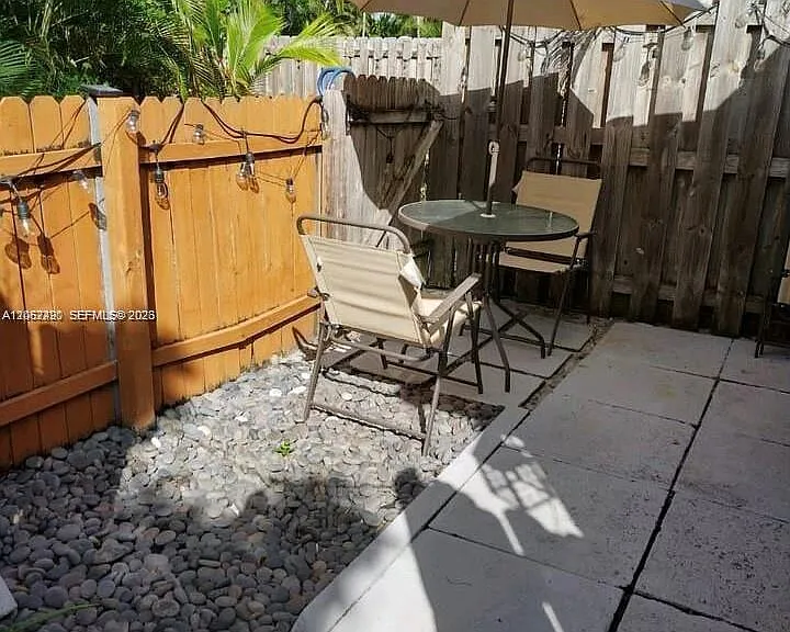 1337 NE 3rd Ave #2 — Photo 8