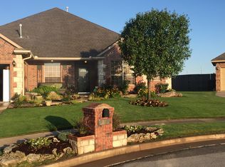 8117 Hawksbury Rd, Yukon, OK 73099