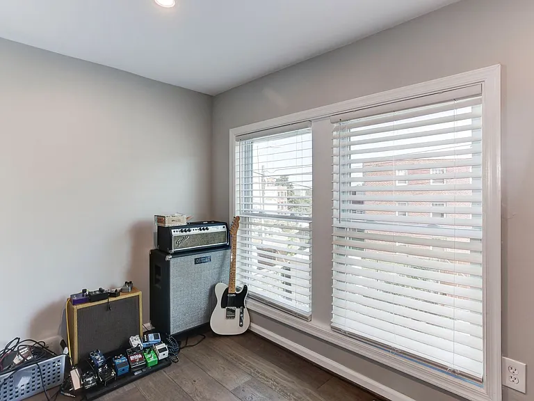 1169 Summit St NE — Photo 49