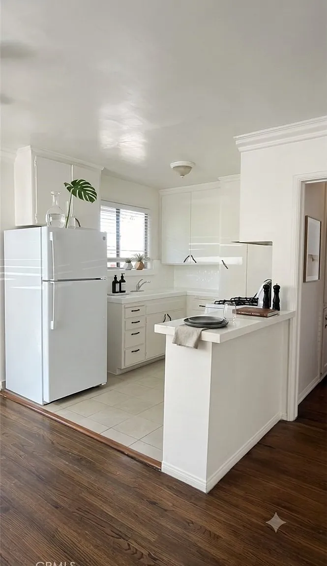 1 bed, 700 sqft, $2,350 — Photo 2