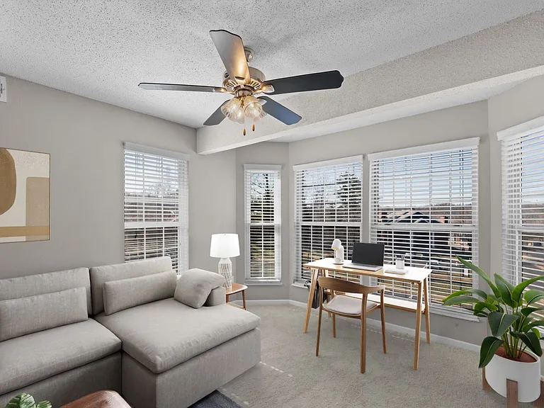 The Bishop (Renovated) - 1 Bed / 1 Bath - 793-837 Sq.Ft.