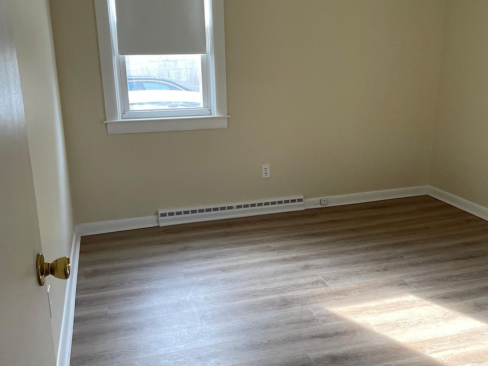1st image of 8 Bells Ct Floor 1