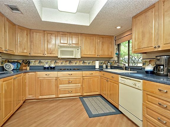 3rd image of 3809 Woodbrook Cir
