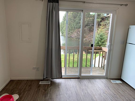 5th image of 1820C7 Larch St