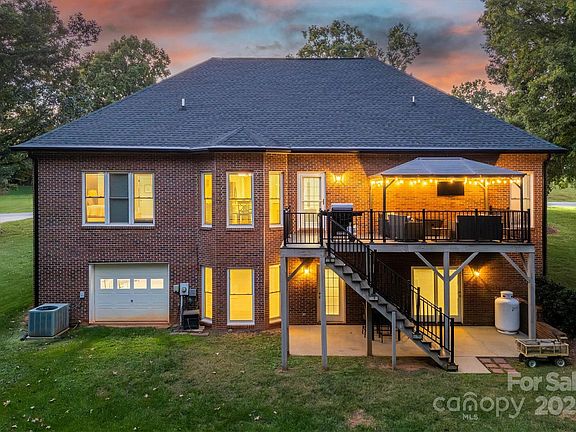 2nd image of 11 Greenway Dr