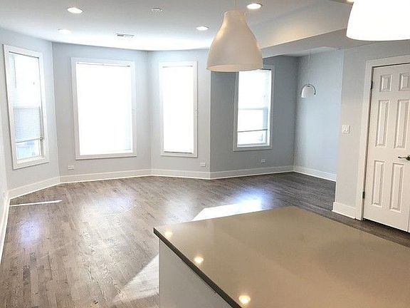 5th image of 3446 W Melrose St #1