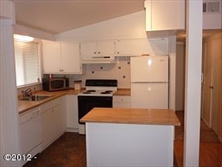 5th image of 3259 NE Surf Ave