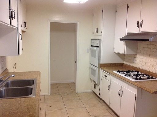 5th image of 1338 W Pillsbury St