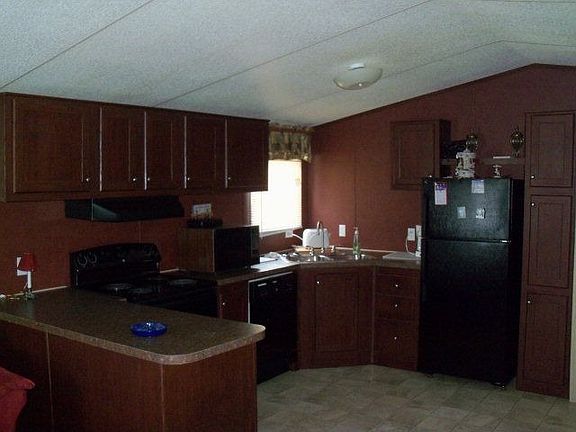 2nd image of 103 Nassau Ct