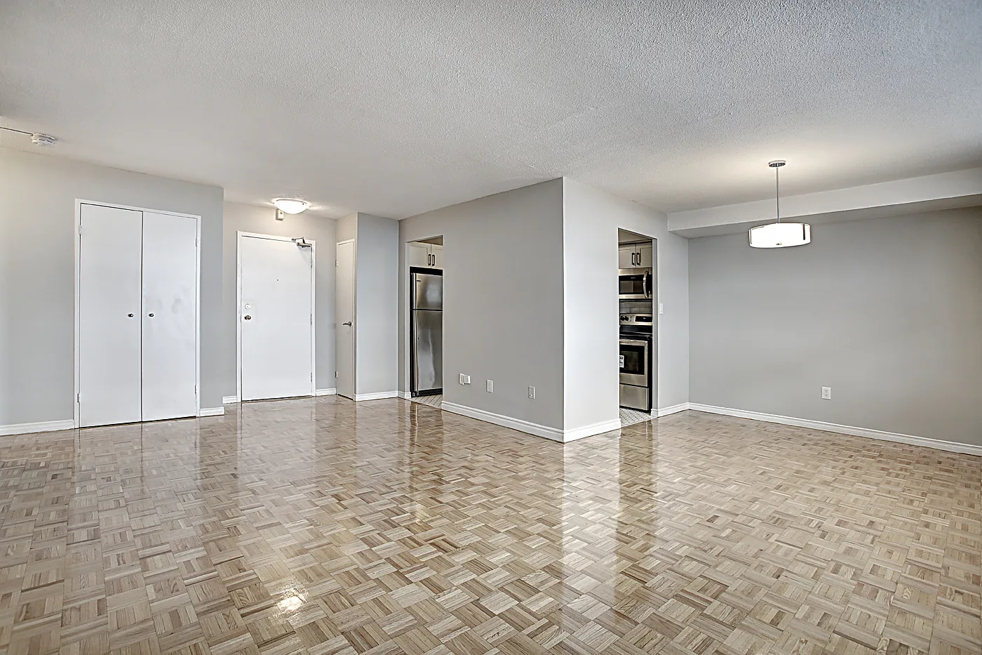 3895 Lawrence Avenue, East — Photo 1