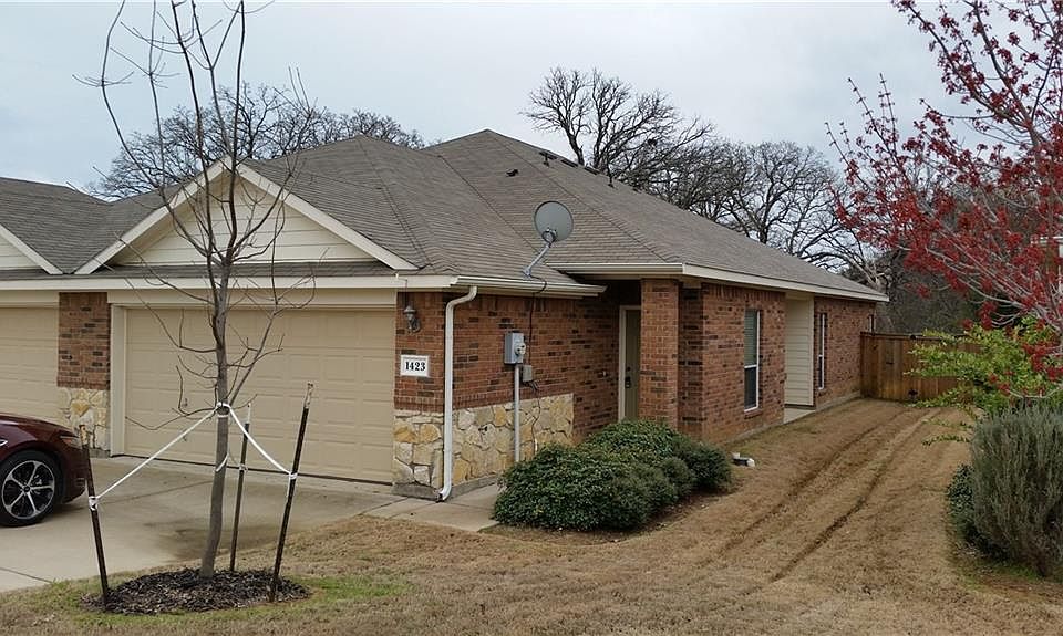 1st image of 1423 Piedmont Dr