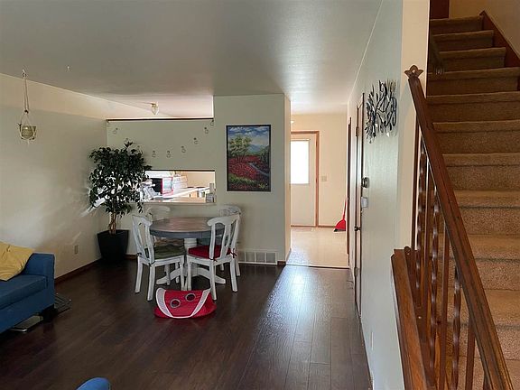 2nd image of 5 N Lakewood Gdns