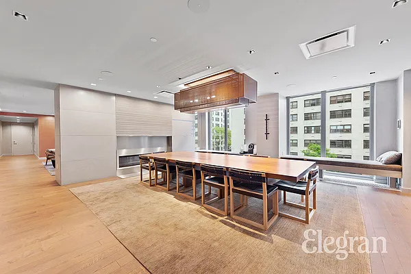 Sold by (Legacy) Elegran | media 10