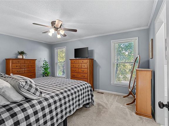 4th image of 13608 W 68th St