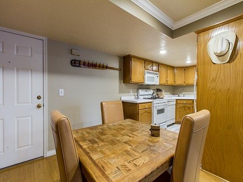 5th image of 862 E Maple Crest Ct APT 12