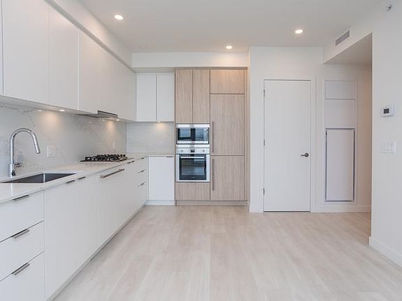 5th image of 537 Cottonwood Ave #2906