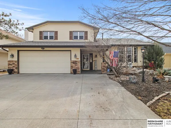 2317 Georgetown Pl, Bellevue, NE 68123