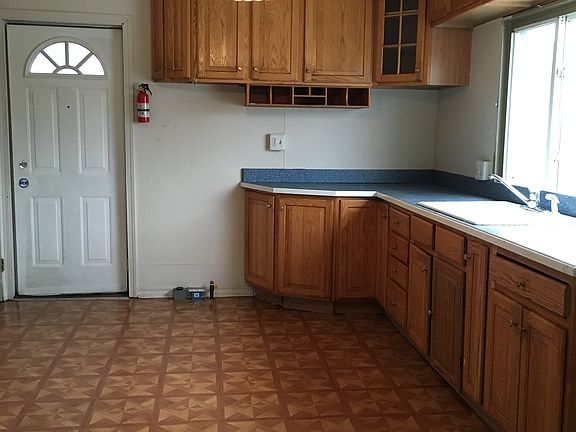 4th image of 2827 4th St