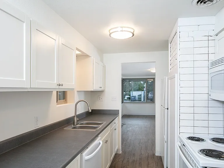 Pacific Ridge Apartments — Photo 14