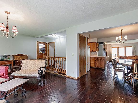 4th image of 10163 Dogwood St NW