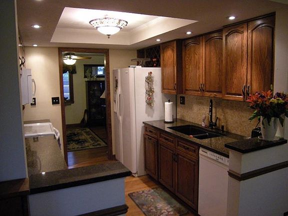 4th image of 1001 Stillcreek Dr