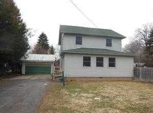1067 Wall St, Maumee, OH 43537