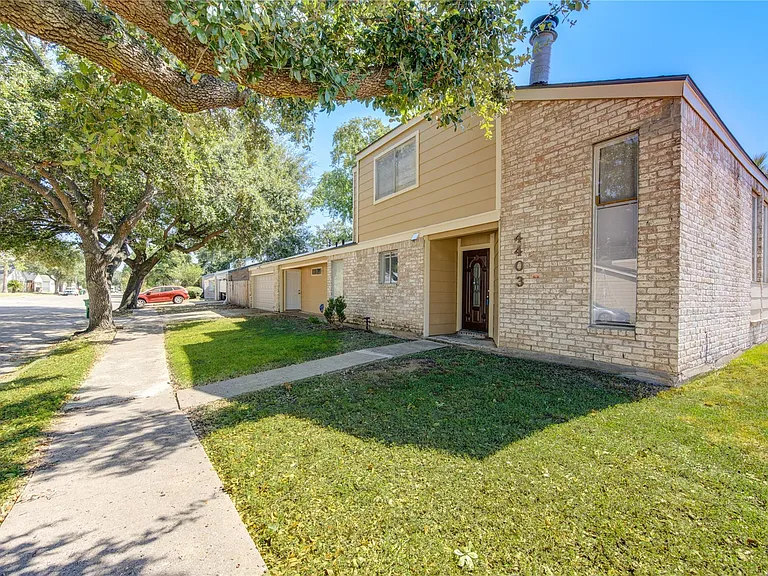 4403 Willow Beach Dr — Photo 2
