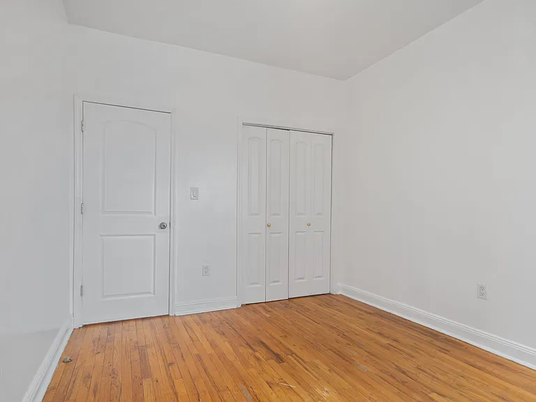 149 Grant Ave #2C — Photo 6