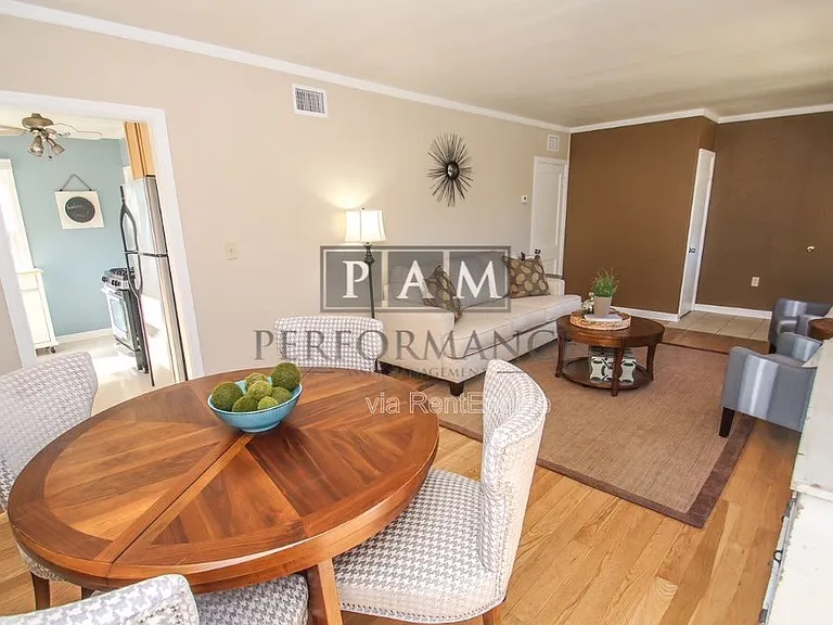4795 N Idlewild Ave — Photo 3