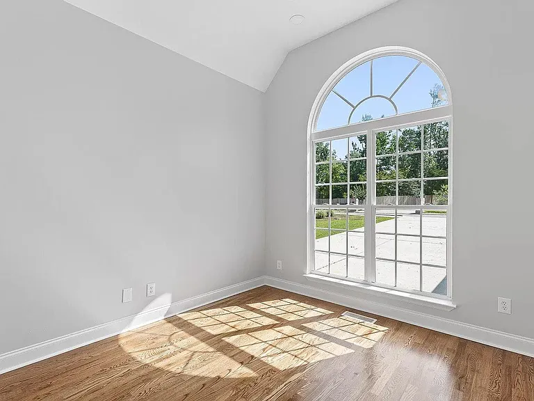 1833 Holly Oak Ln — Photo 5