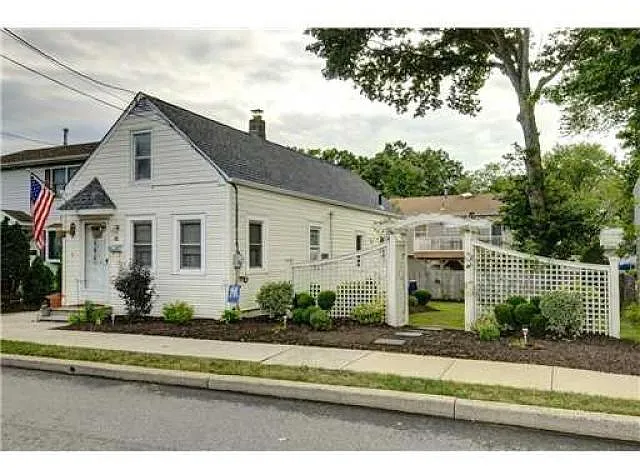 115 Fairfield Ave photo 1