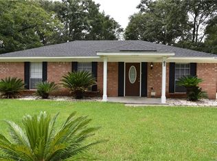 62 Burtonwood Dr, Mobile, AL 36608