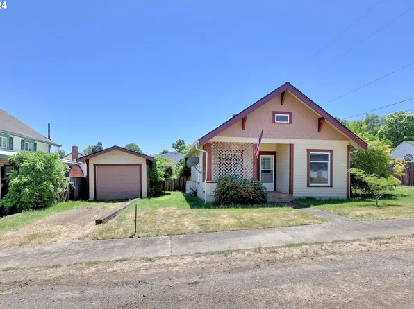 278 3rd St, Yoncalla, OR 97499
