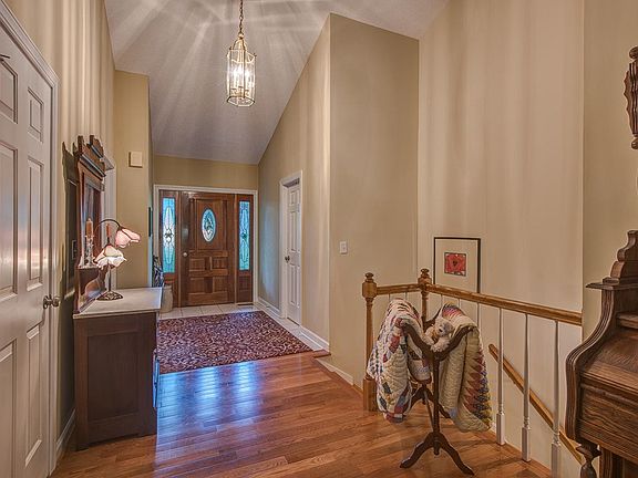 2nd image of 134 Muirfield Dr