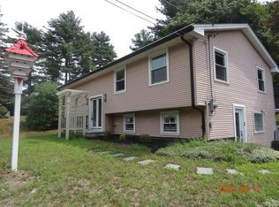 41 Hartford Ave N, Upton, MA 01568