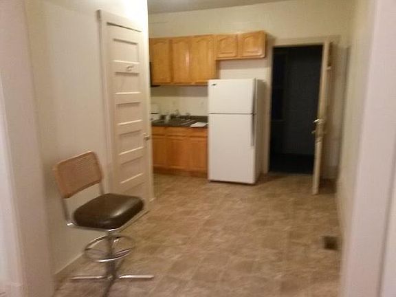 2nd image of 653 Baldwin St APT 1