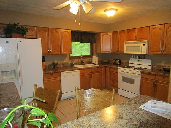 5th image of 4844 Cheryl Ave