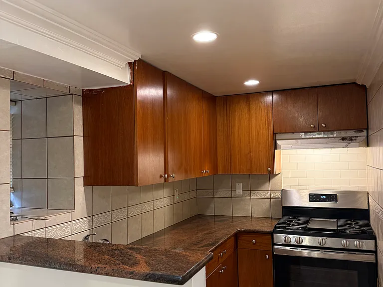 838 Vincent Ave #B — Photo 12