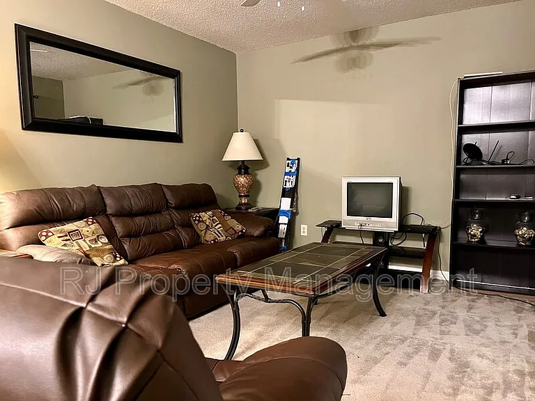 5656 Encino Cv #2 — Photo 2