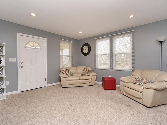 4th image of 2414 Golf Dr
