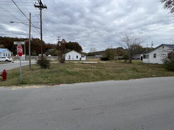409 E Commerce St, Waverly, TN 37185