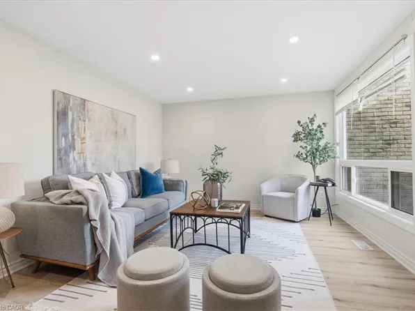 415 Morgan Ave #5, Kitchener, ON N2A 2V6